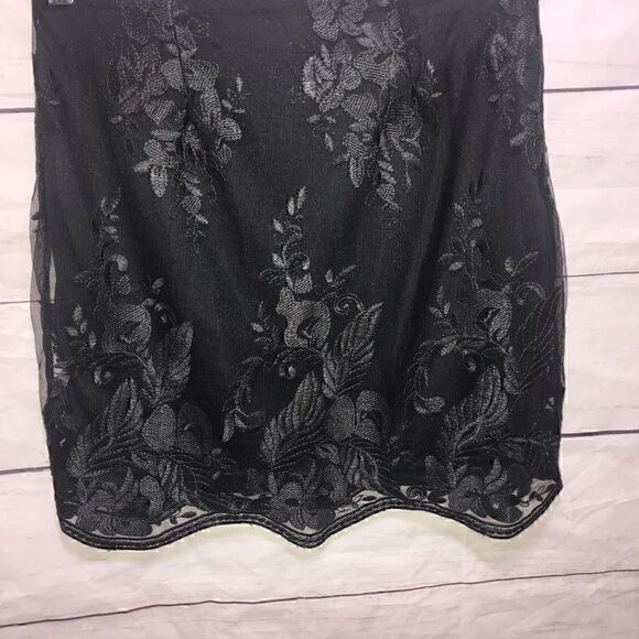 Fashion Nova Black Lace Overlay Mini Skirt-Large - Picture 2 of 11